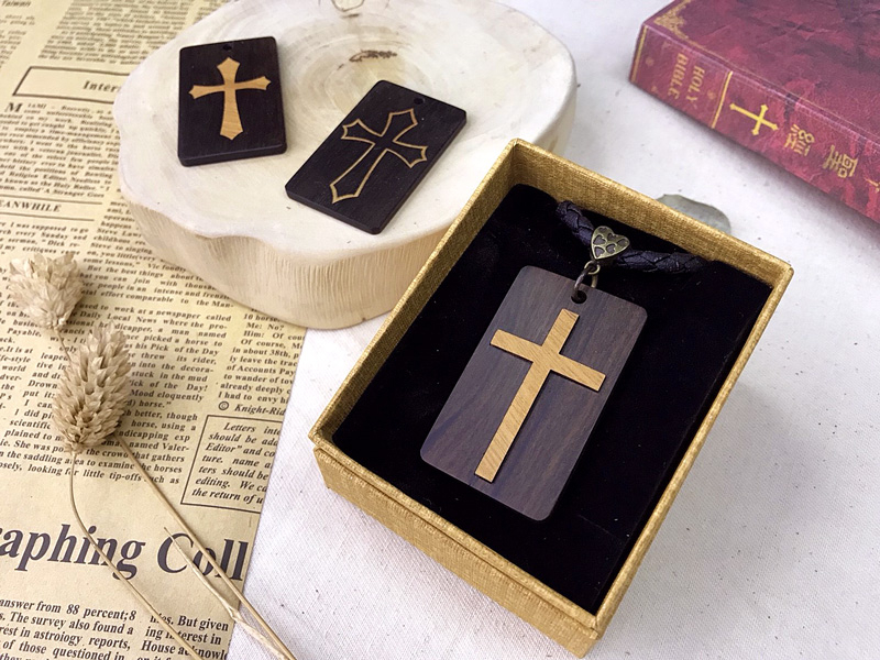 原木十字架項鍊(異木鑲嵌)