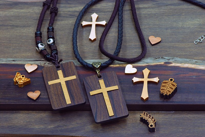 原木十字架項鍊(異木鑲嵌)